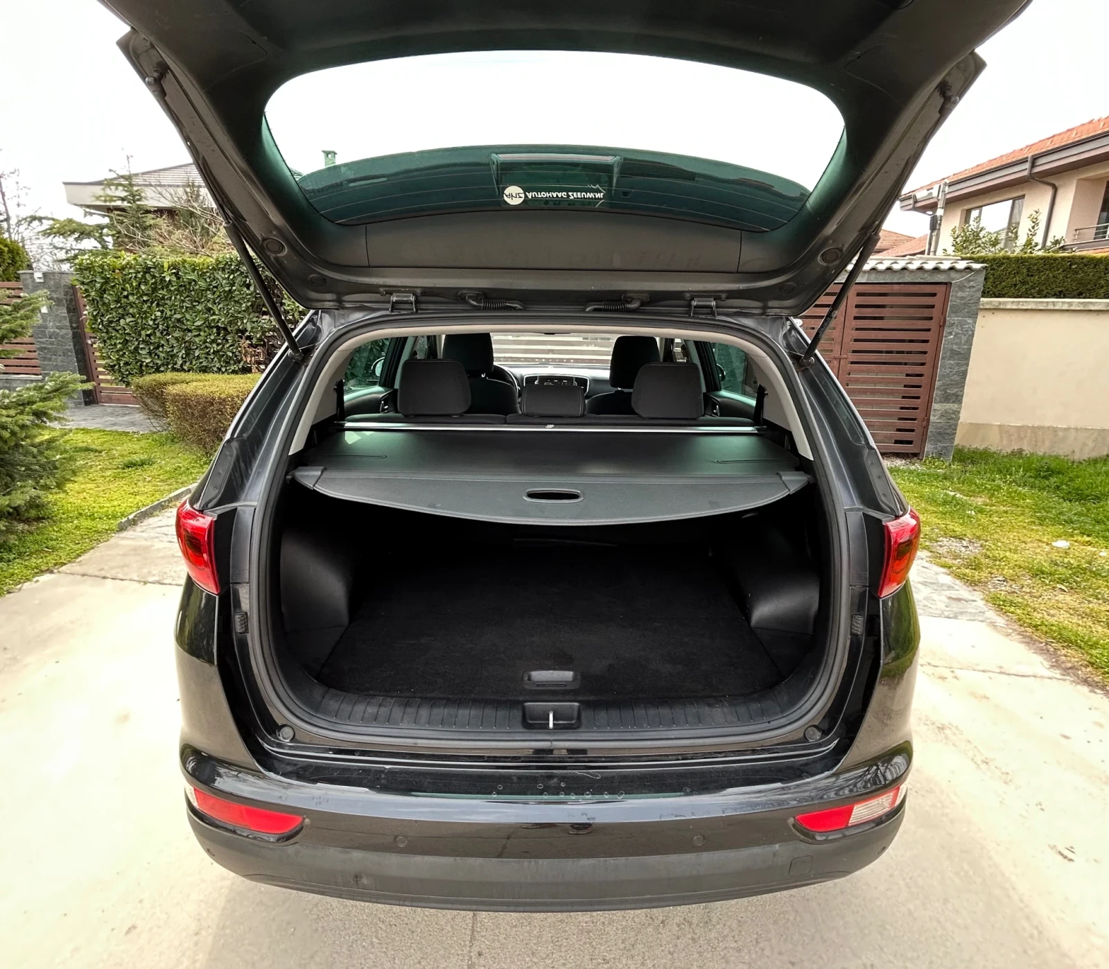 Kia Sportage 1.6GDI 132hp Euro6 Navi + Camera, снимка 14 - Автомобили и джипове - 53928812