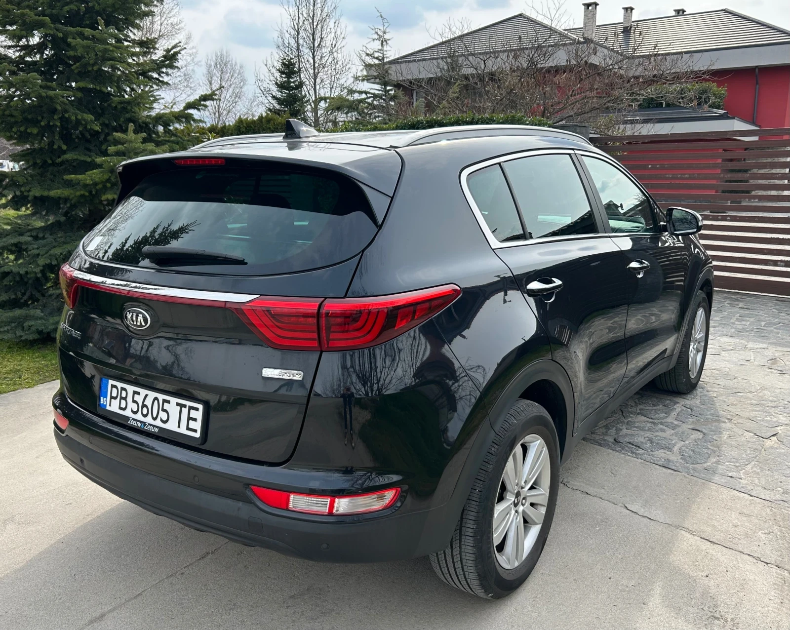 Kia Sportage 1.6GDI 132hp Euro6 Navi + Camera, снимка 7 - Автомобили и джипове - 53928812