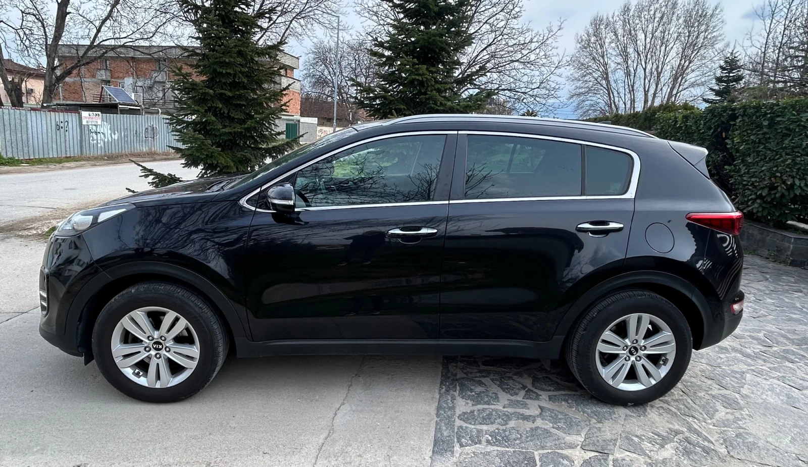 Kia Sportage 1.6GDI 132hp Euro6 Navi + Camera, снимка 4 - Автомобили и джипове - 53928812