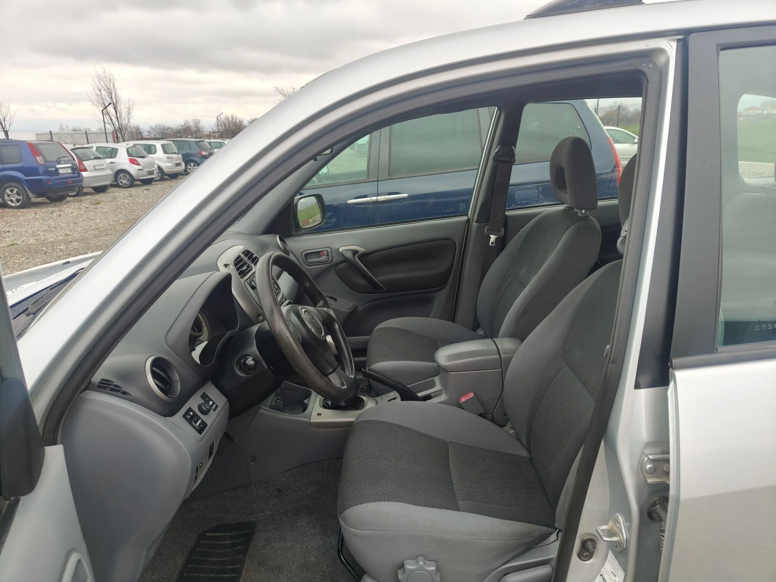 Toyota Rav4 2.0  150 4?4, снимка 11 - Автомобили и джипове - 53936075