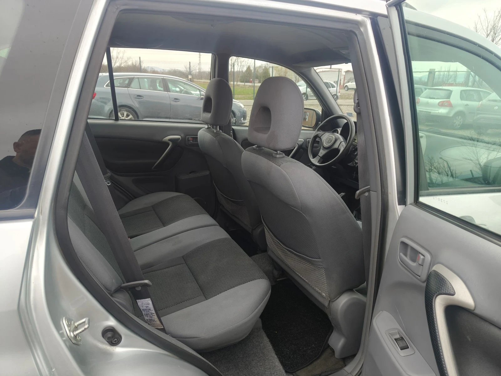 Toyota Rav4 2.0  150 4?4, снимка 14 - Автомобили и джипове - 53936075