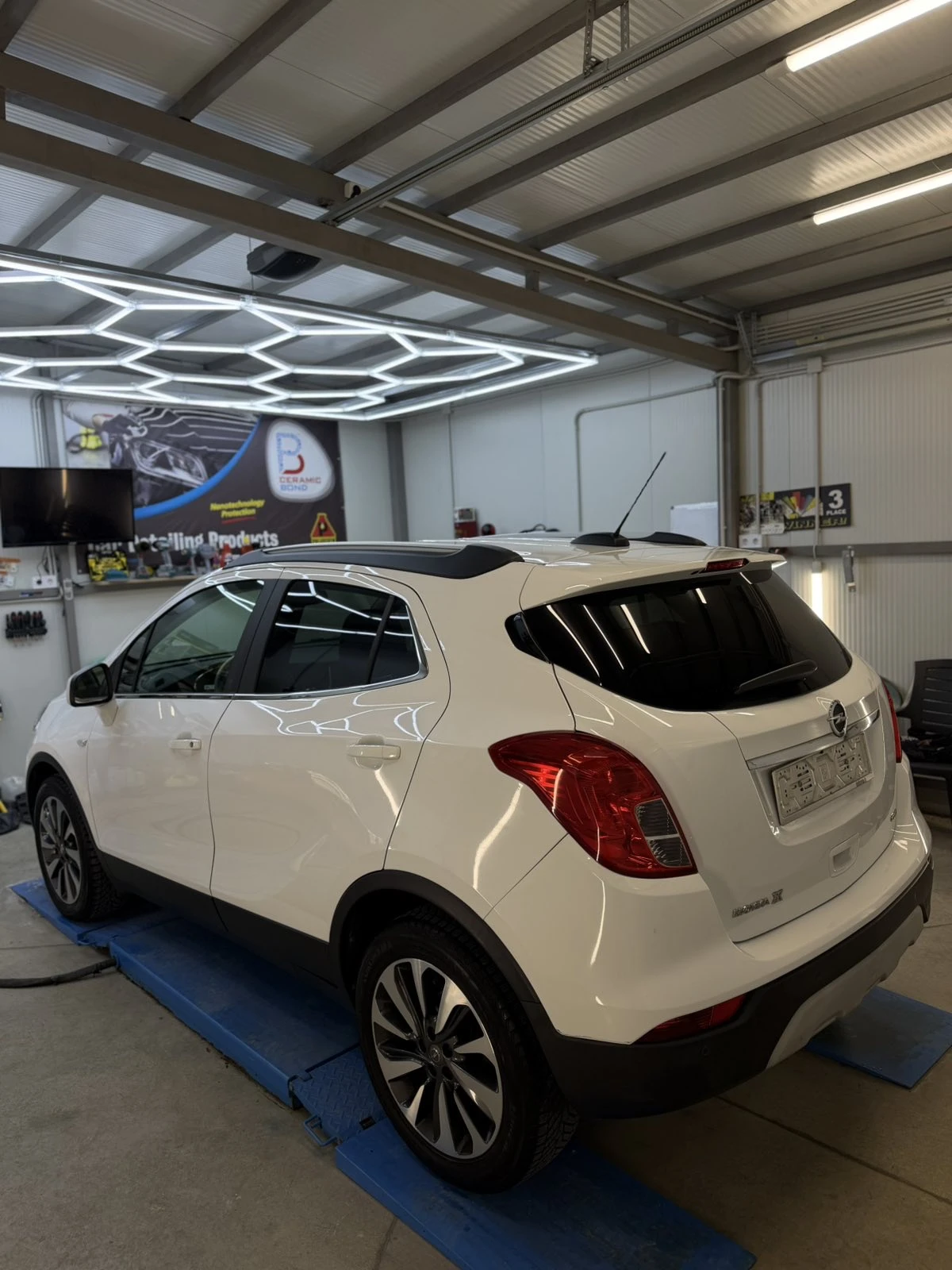 Opel Mokka 1.6 ISUZU FACE NAVI, снимка 3 - Автомобили и джипове - 54626108
