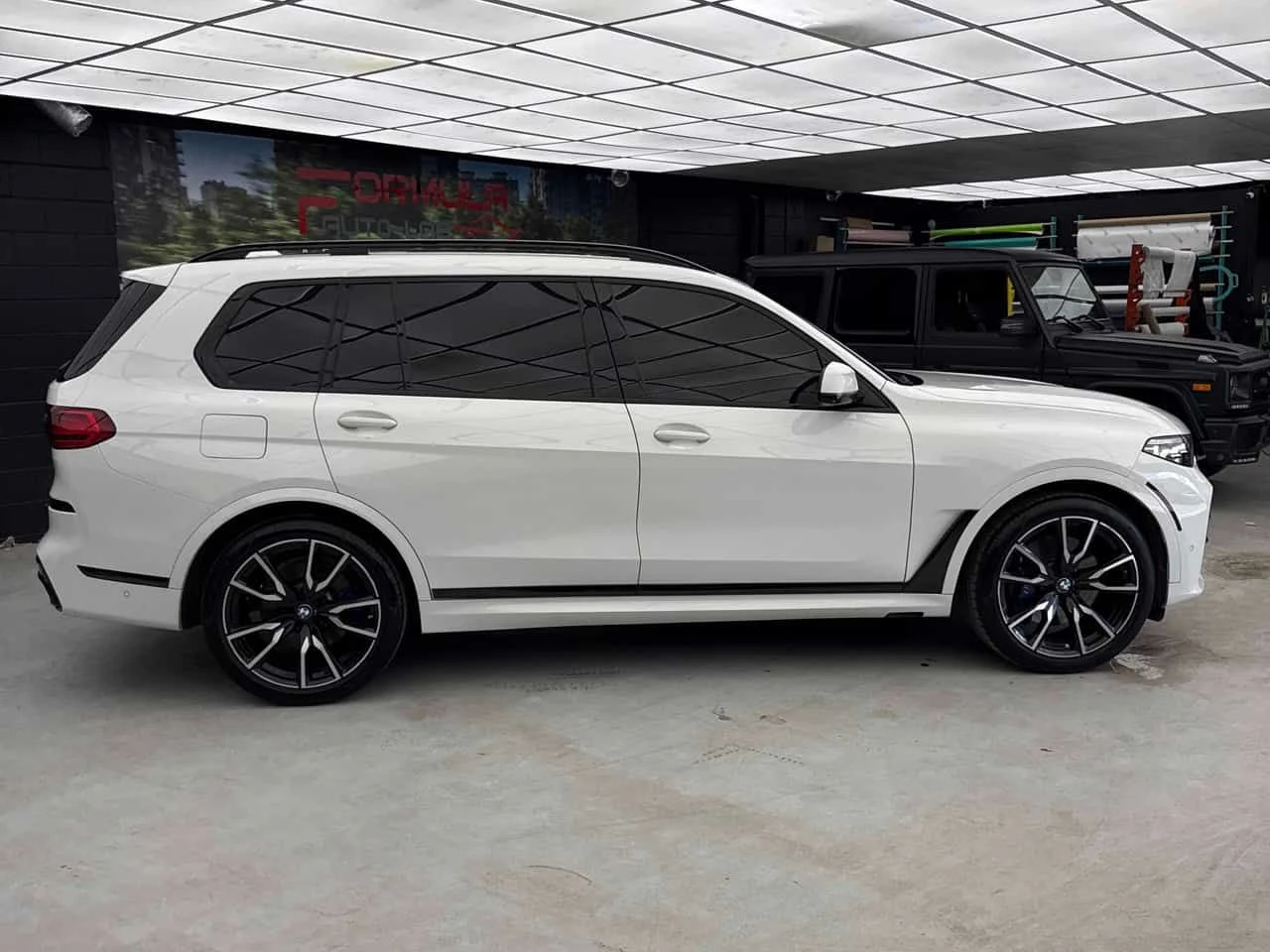 BMW X7 * xDrive40i * CARFAX * БЕЗ ИНЦИДЕНТИ * АВТОКРЕДИТ , снимка 3 - Автомобили и джипове - 55274734