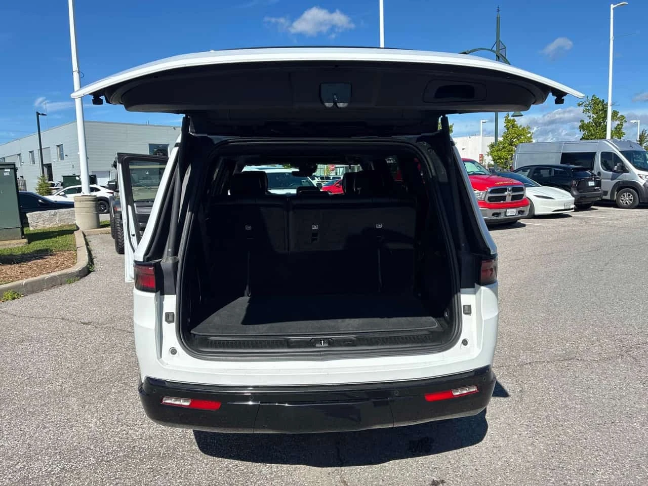 Jeep Grand Wagoneer  Series II Carbide * CARFAX * ��� ������������  | Mobile.bg � ����������� 16