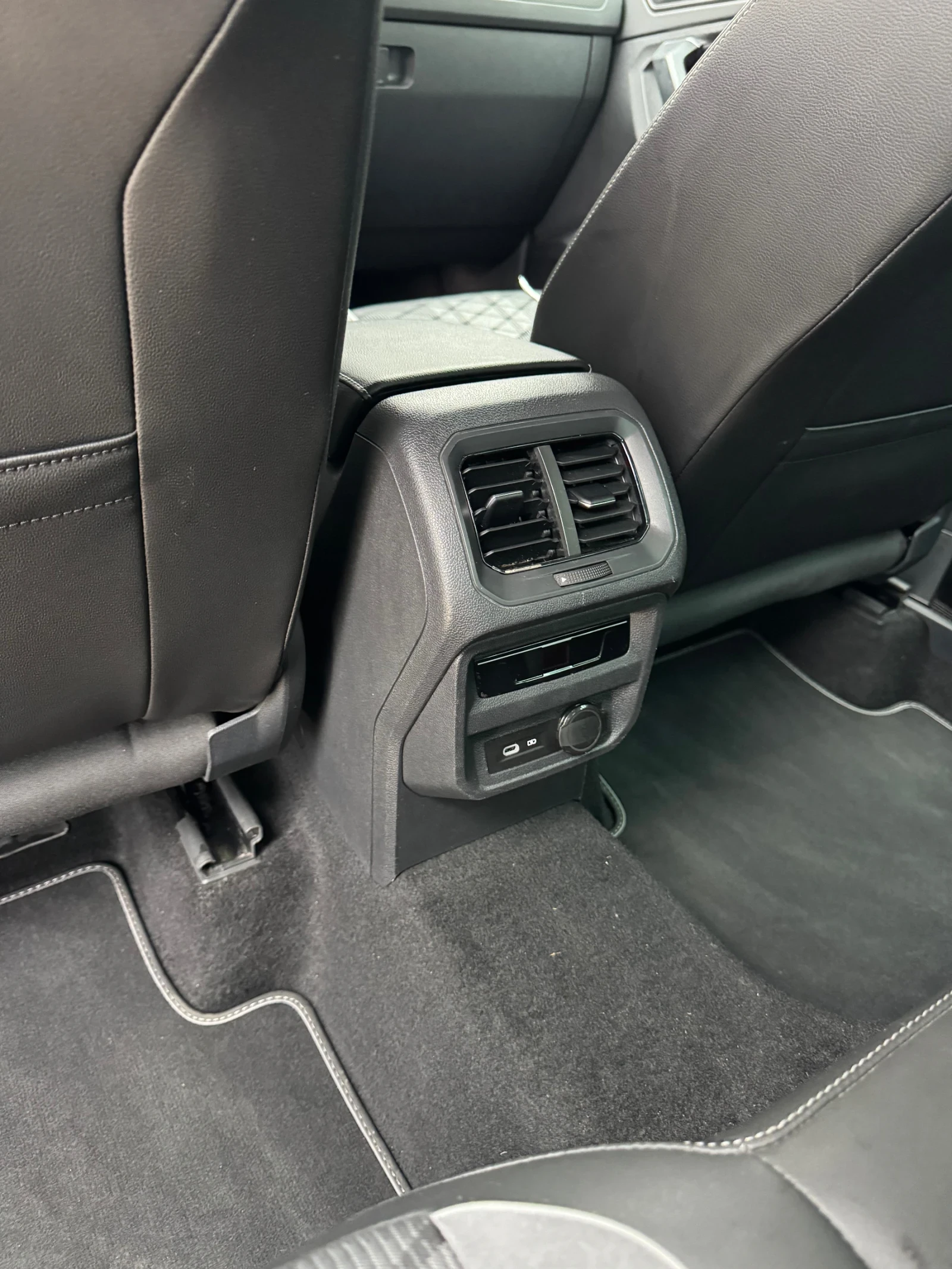 VW Tiguan, снимка 5 - Автомобили и джипове - 56713613