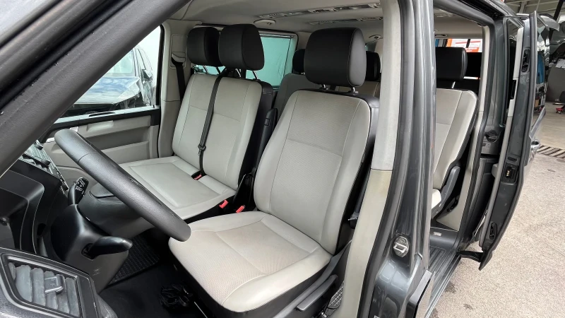 VW Caravelle, снимка 10 - Бусове и автобуси - 52683413