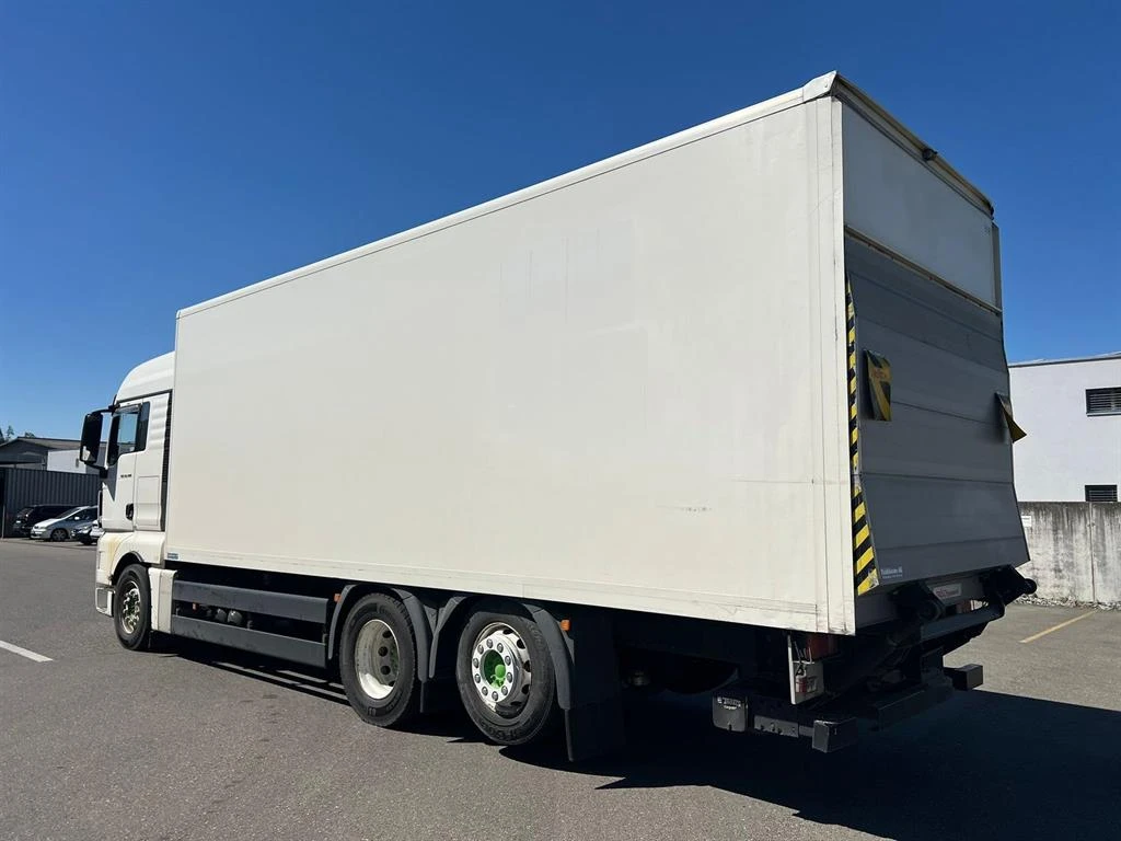Man Tgx 26.400 7.7м Севр.книжка, снимка 3 - Камиони - 54379249