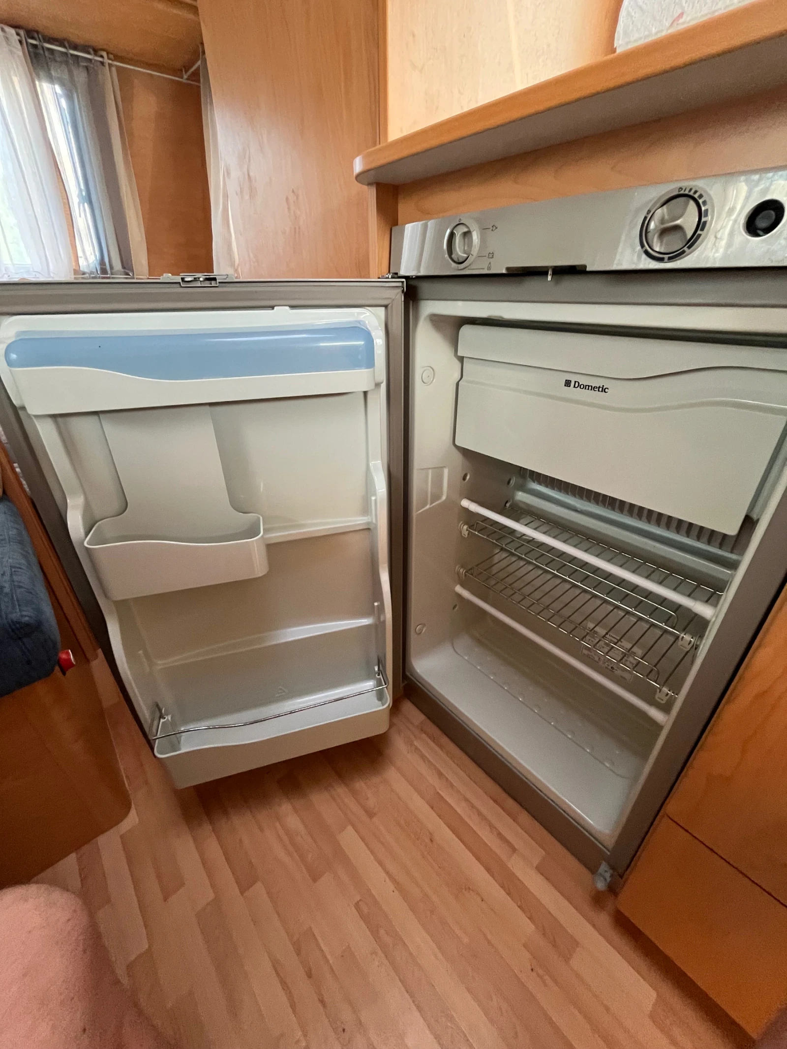 Каравана Sterckeman Starlett 470PE, снимка 10 - Каравани и кемпери - 56202578