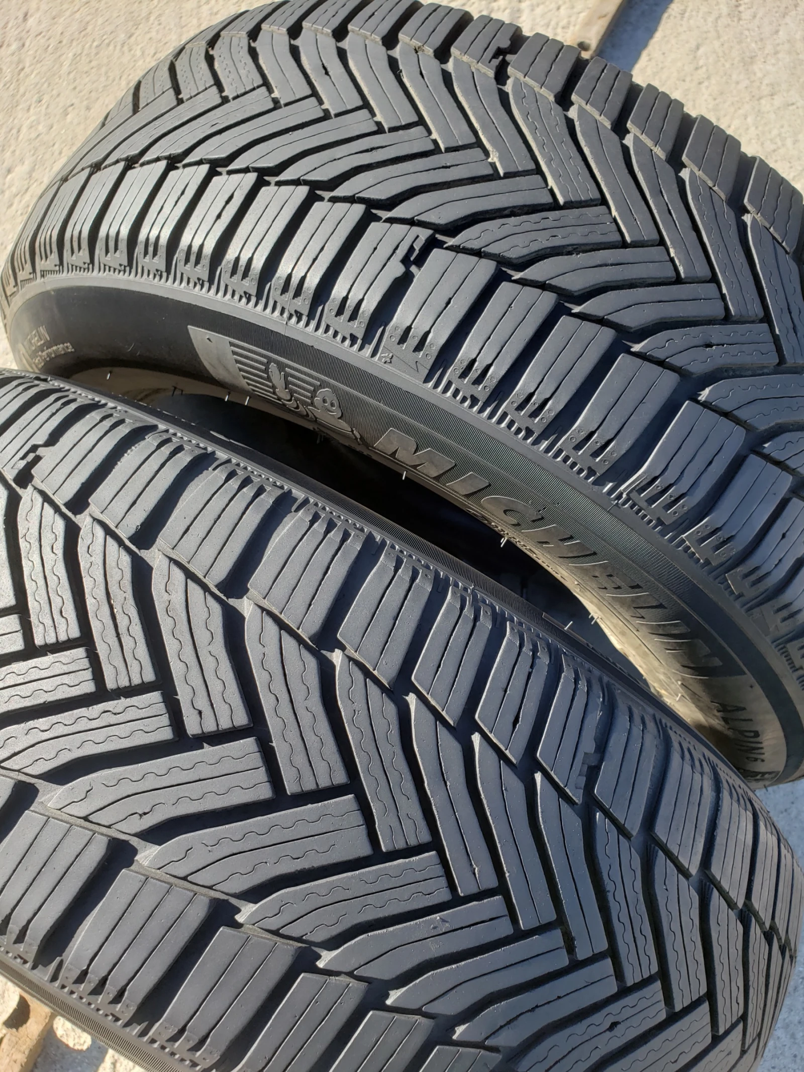 Гуми Зимни 205/60R16, снимка 4 - Гуми и джанти - 56324423