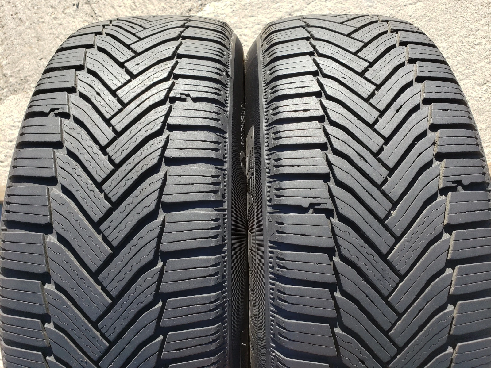 Гуми Зимни 205/60R16, снимка 2 - Гуми и джанти - 56324423