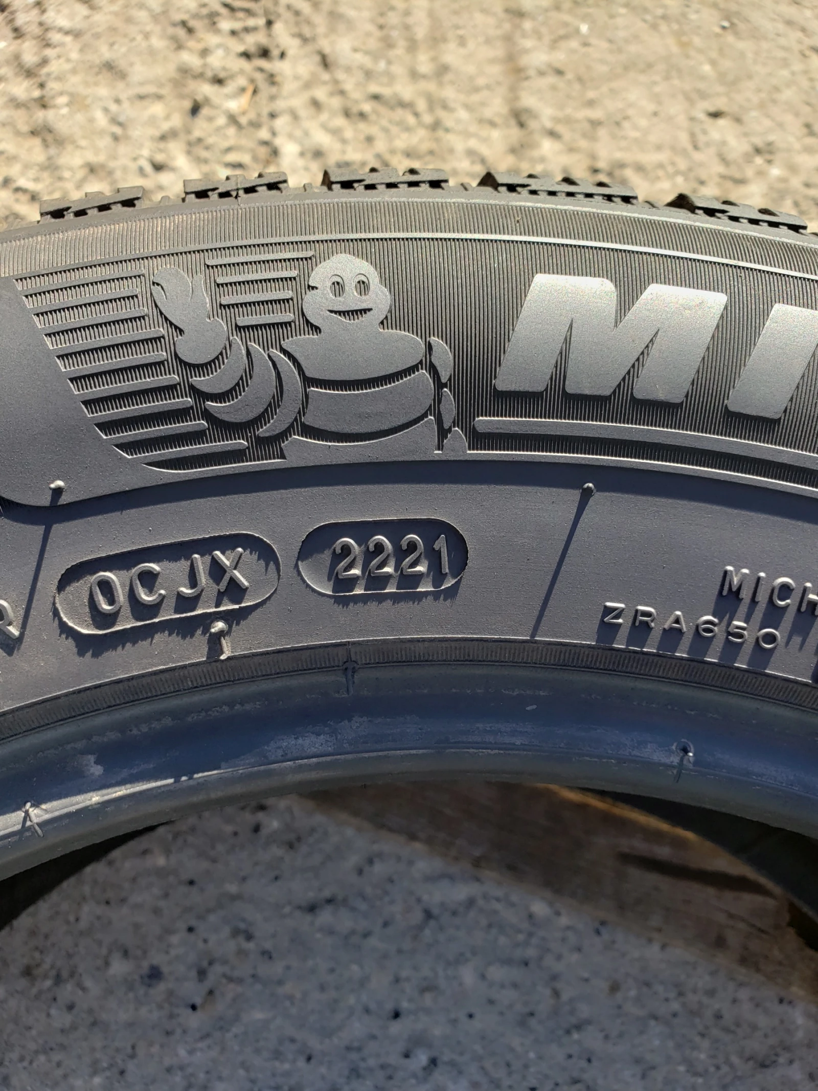 Гуми Зимни 205/60R16, снимка 7 - Гуми и джанти - 56324423