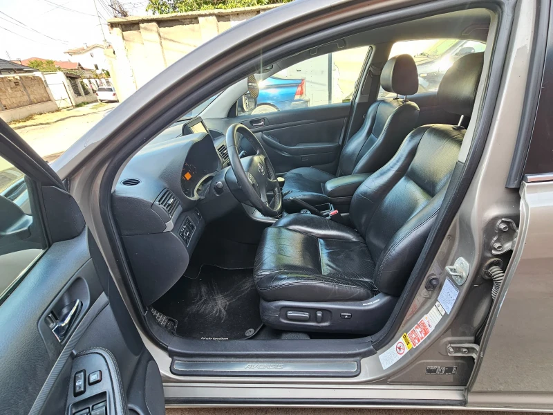 Toyota Avensis Facelift!! 6СК! * КЛИМАТРОНИК* КОЖА!НАВИ!   ТОП!!, снимка 9 - Автомобили и джипове - 52498405