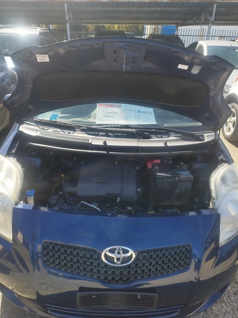 Toyota Yaris БЕНЗИН ИТАЛИЯ, снимка 12 - Автомобили и джипове - 47616179