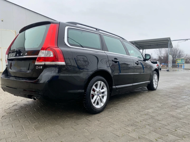 Volvo V70 D4/ Дистроник, снимка 2 - Автомобили и джипове - 47669524