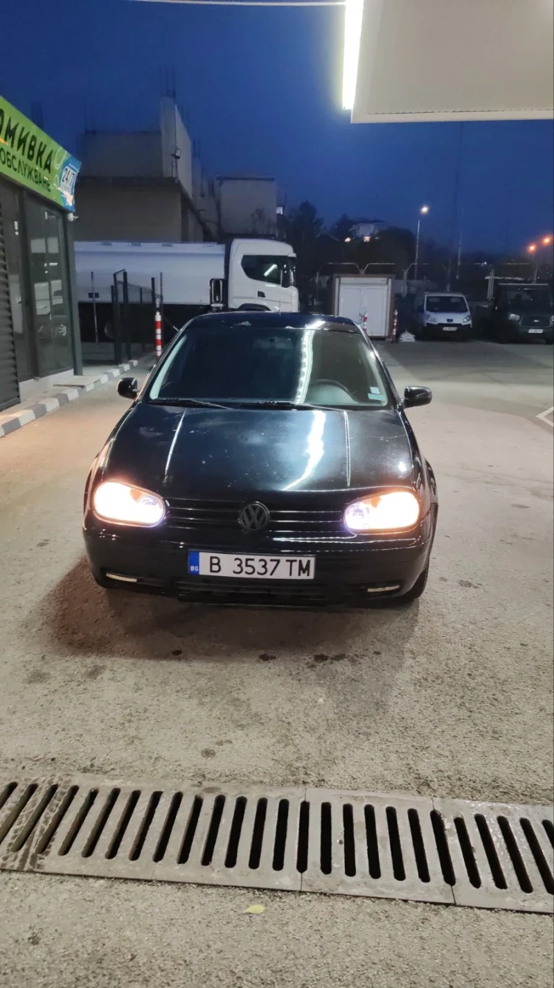 VW Golf, снимка 2 - Автомобили и джипове - 48046316