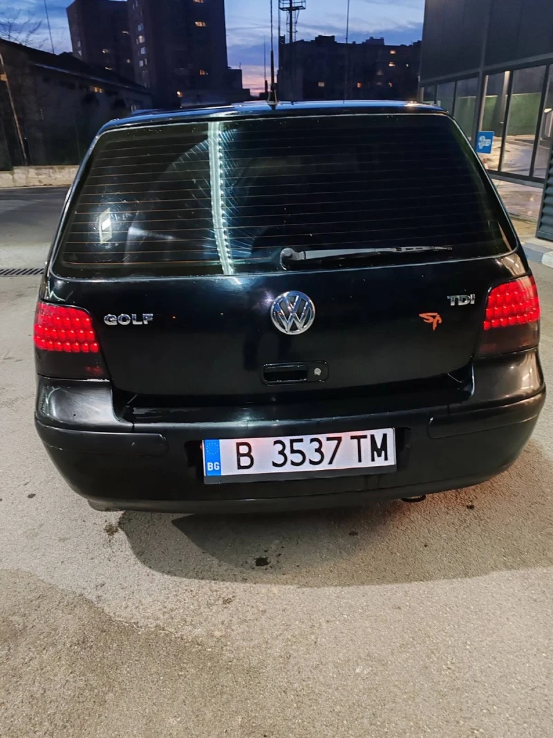 VW Golf, снимка 4 - Автомобили и джипове - 48046316