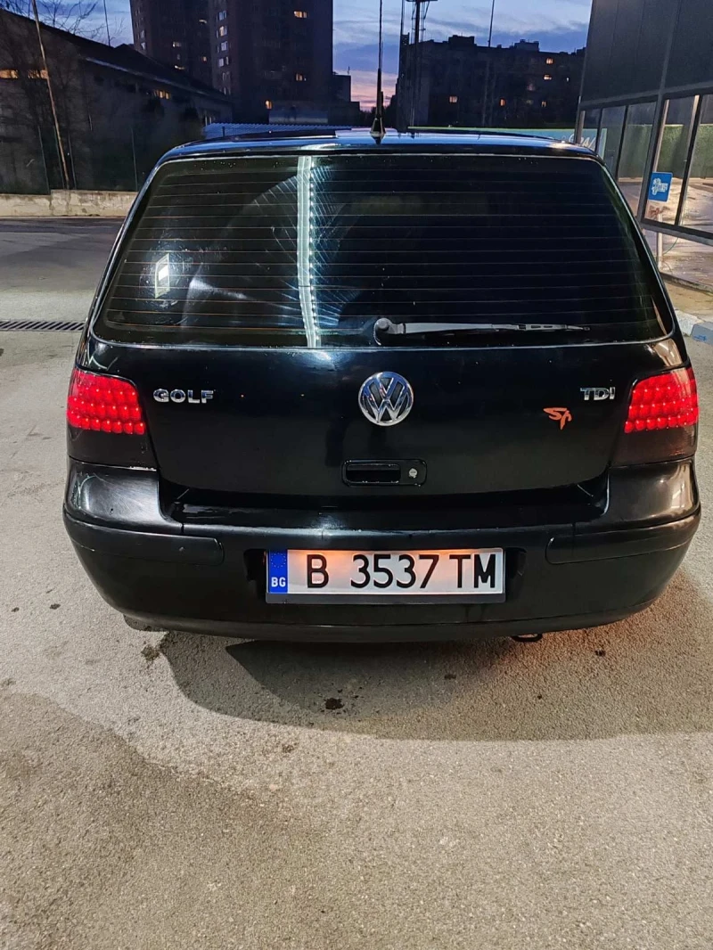 VW Golf, снимка 5 - Автомобили и джипове - 48046316