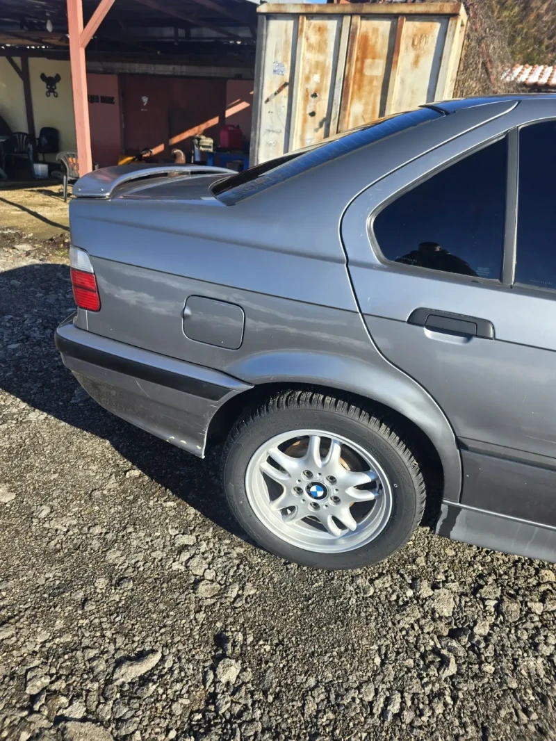 BMW 318, снимка 5 - Автомобили и джипове - 48576433