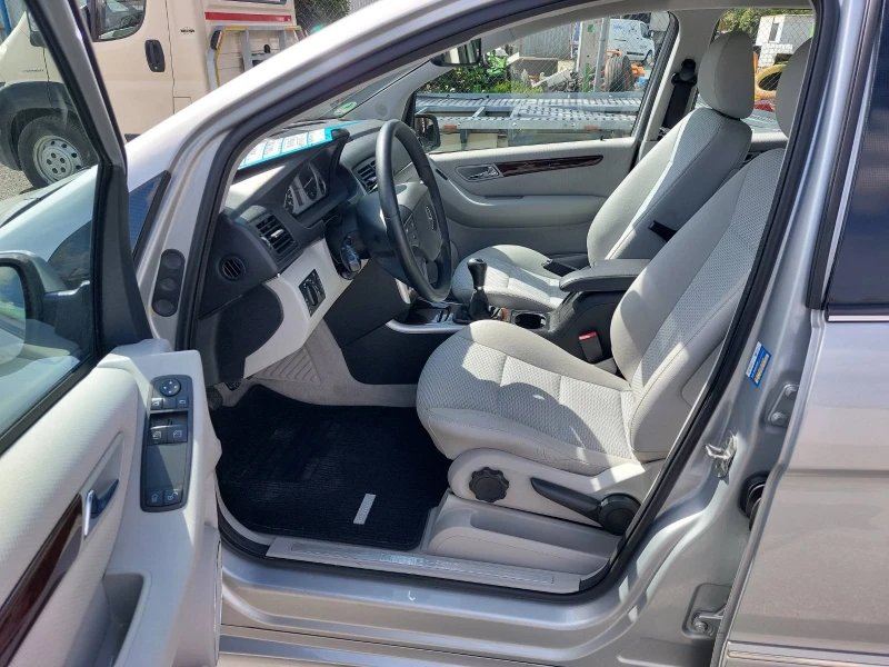 Mercedes-Benz B 200 2.0i, снимка 6 - Автомобили и джипове - 51836993