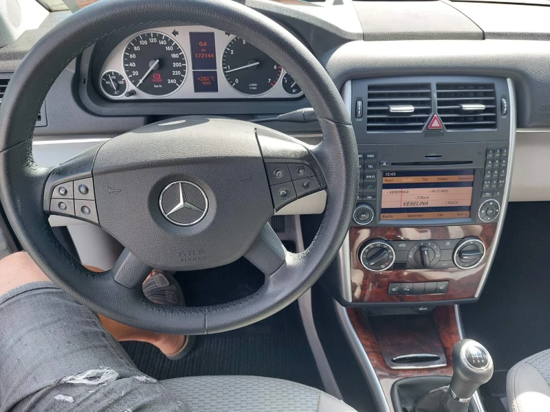Mercedes-Benz B 200 2.0i, снимка 4 - Автомобили и джипове - 51836993