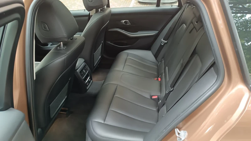 BMW 318, снимка 16 - Автомобили и джипове - 52040957