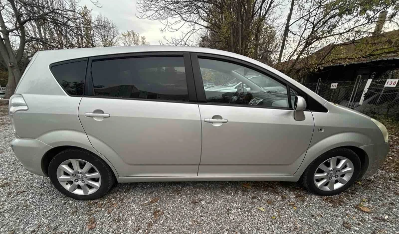 Toyota Corolla verso, снимка 2 - Автомобили и джипове - 52451808