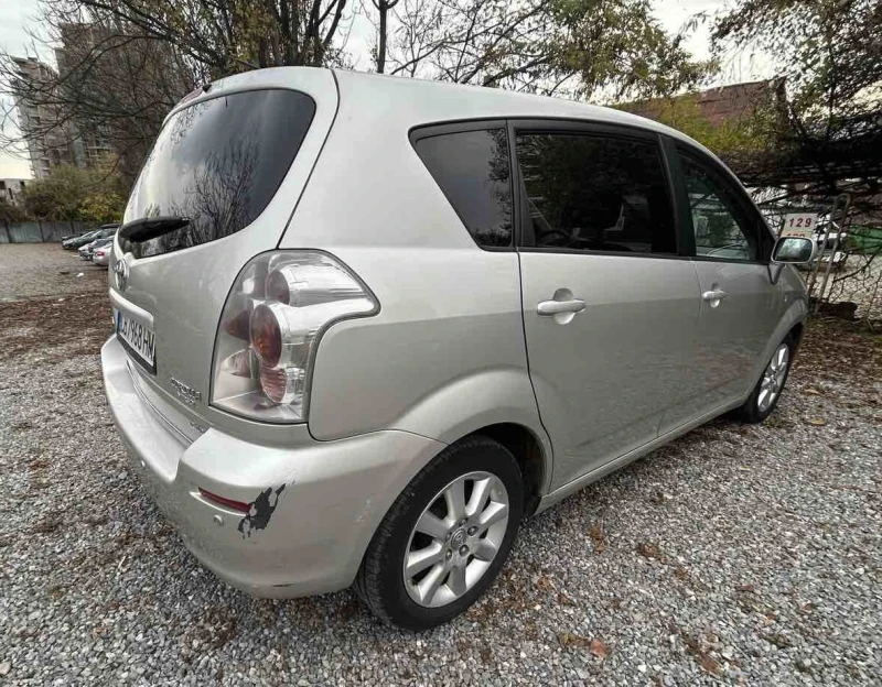 Toyota Corolla verso, снимка 12 - Автомобили и джипове - 52451808