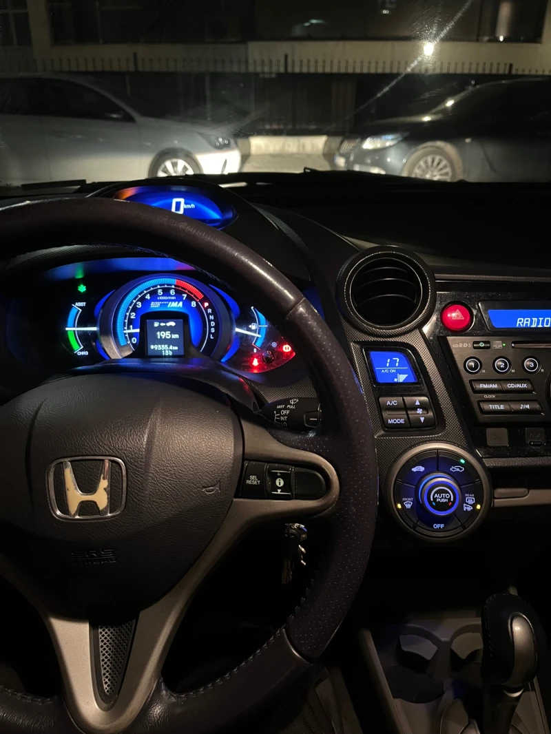 Honda Insight Автоматик хибрид бензин верига, снимка 10 - Автомобили и джипове - 52486640