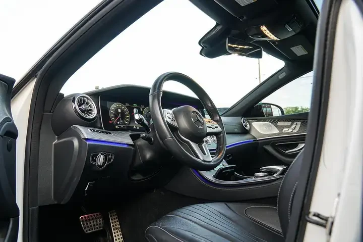 Mercedes-Benz CLS 450 4MATIC* HUD* AMG PKG* BURMESTER, снимка 4 - Автомобили и джипове - 54663094