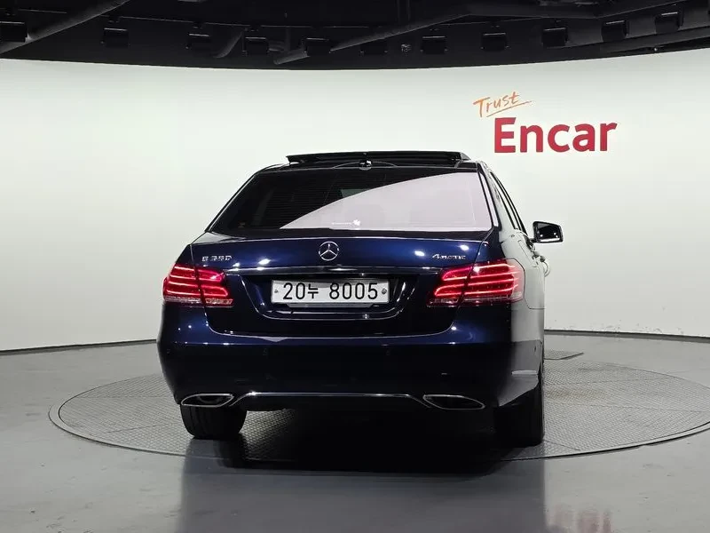 Mercedes-Benz E 300 4Matic Avantgarde - САМО 30% АВАНС, снимка 4 - Автомобили и джипове - 56002496