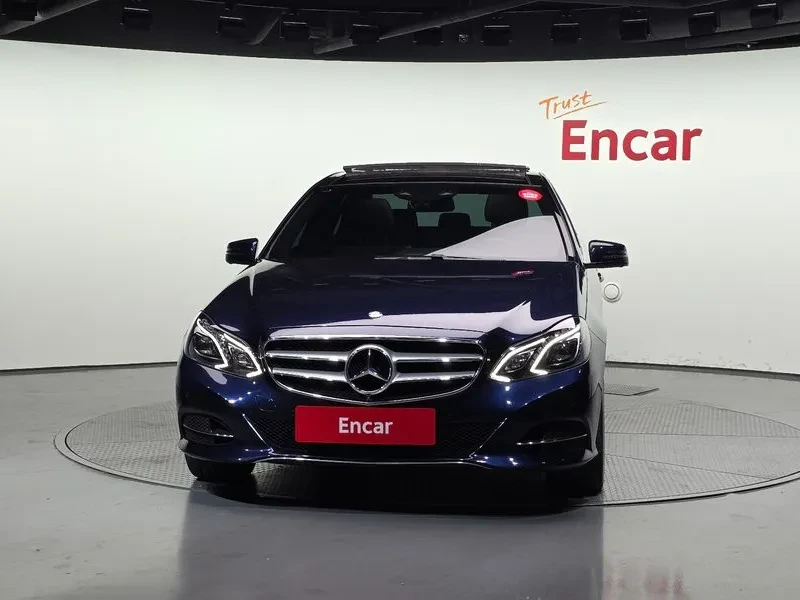 Mercedes-Benz E 300 4Matic Avantgarde - САМО 30% АВАНС, снимка 3 - Автомобили и джипове - 56002496