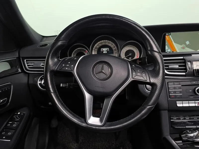 Mercedes-Benz E 300 4Matic Avantgarde - САМО 30% АВАНС, снимка 13 - Автомобили и джипове - 56002496
