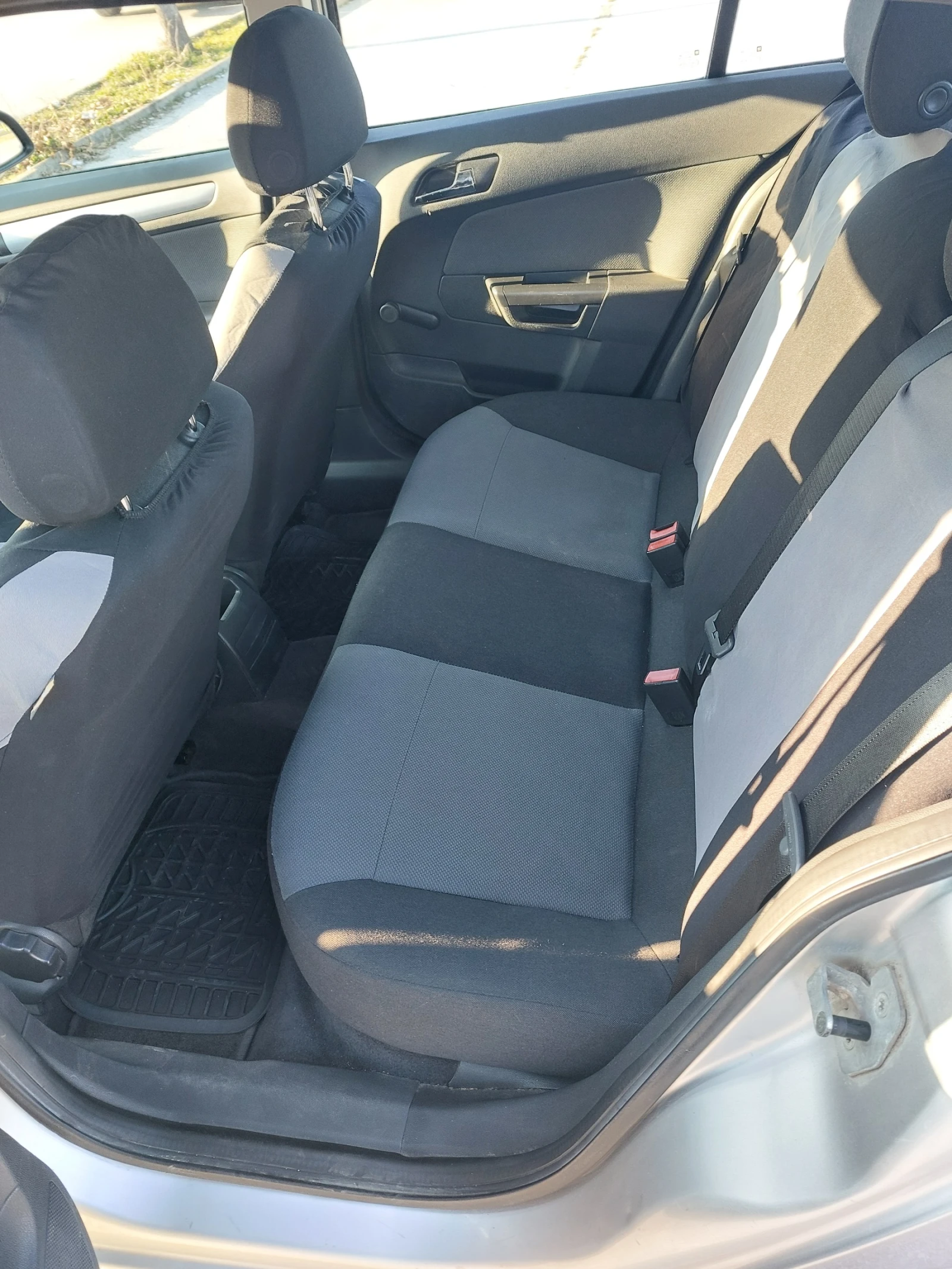 Opel Astra H, 1.6 - изображение 9