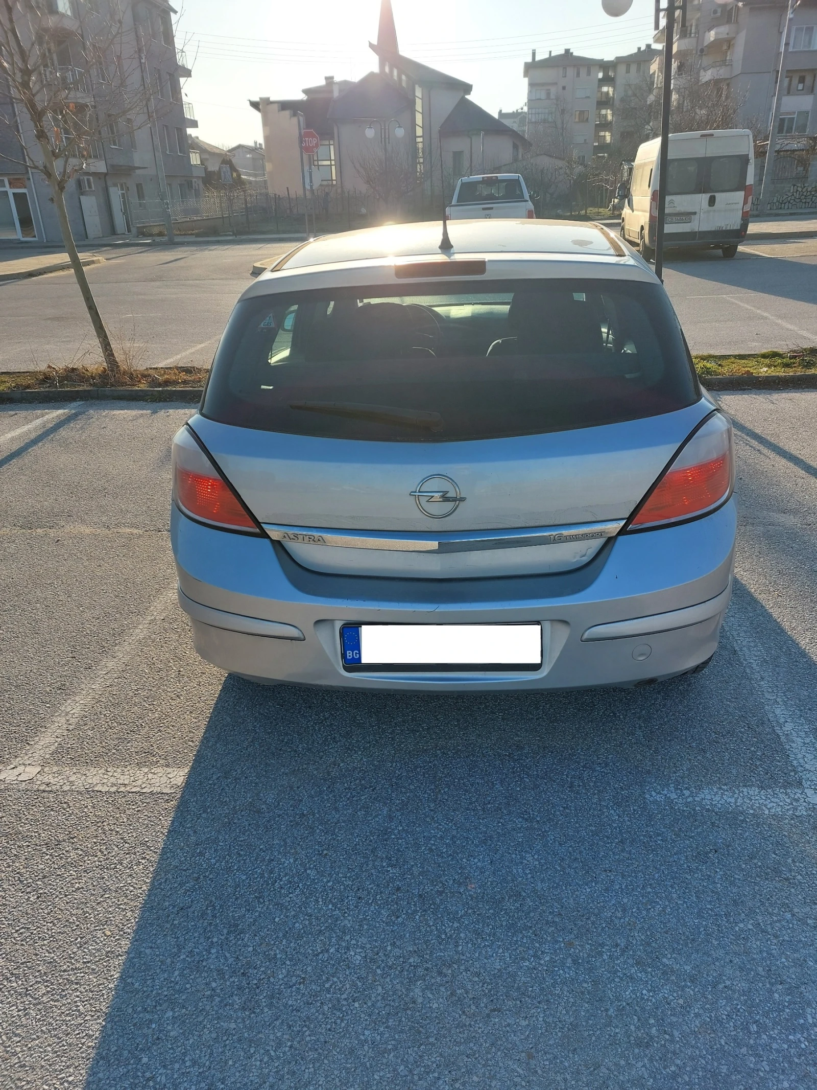 Opel Astra H, 1.6 - изображение 5