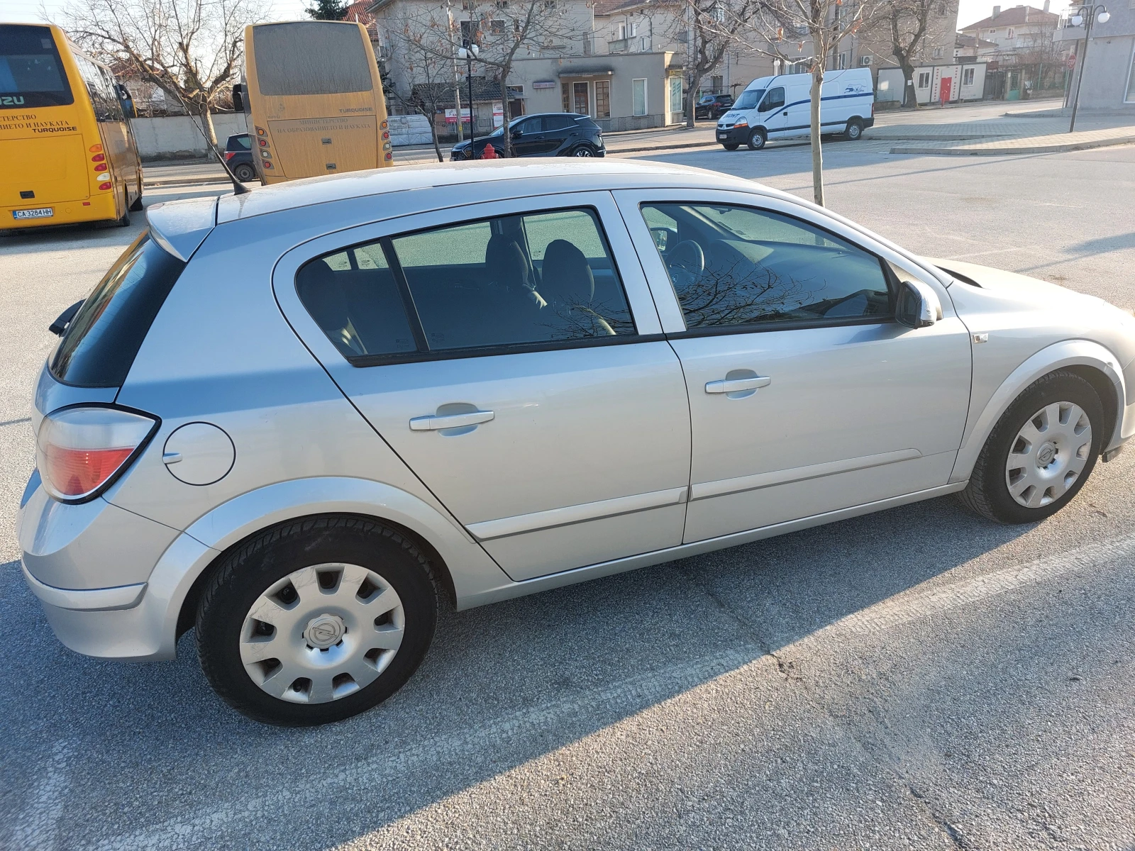 Opel Astra H, 1.6 - изображение 4