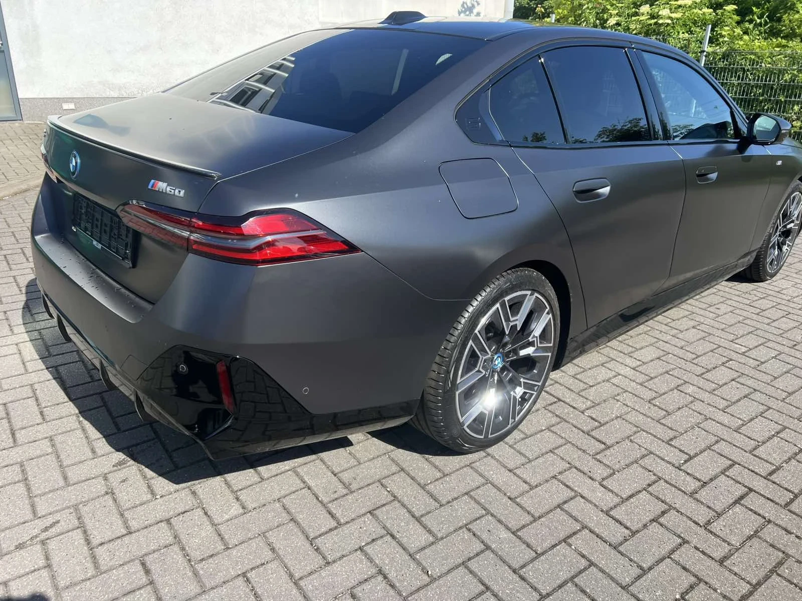 BMW i5 M60  3 Xdrive B&W Adaptive Panorama  | Mobile.bg   8