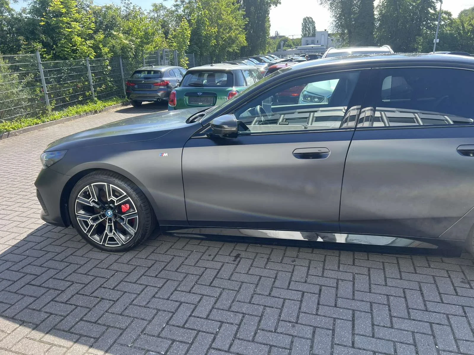 BMW i5 M60  3 Xdrive B&W Adaptive Panorama  | Mobile.bg   11