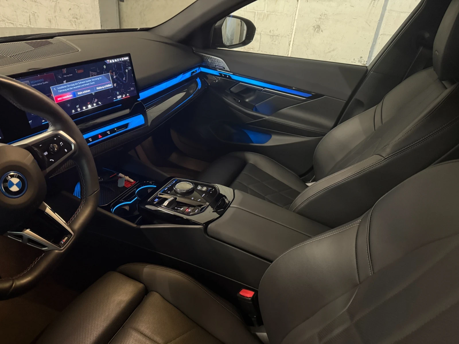 BMW i5 M60  3 Xdrive B&W Adaptive Panorama  | Mobile.bg   2