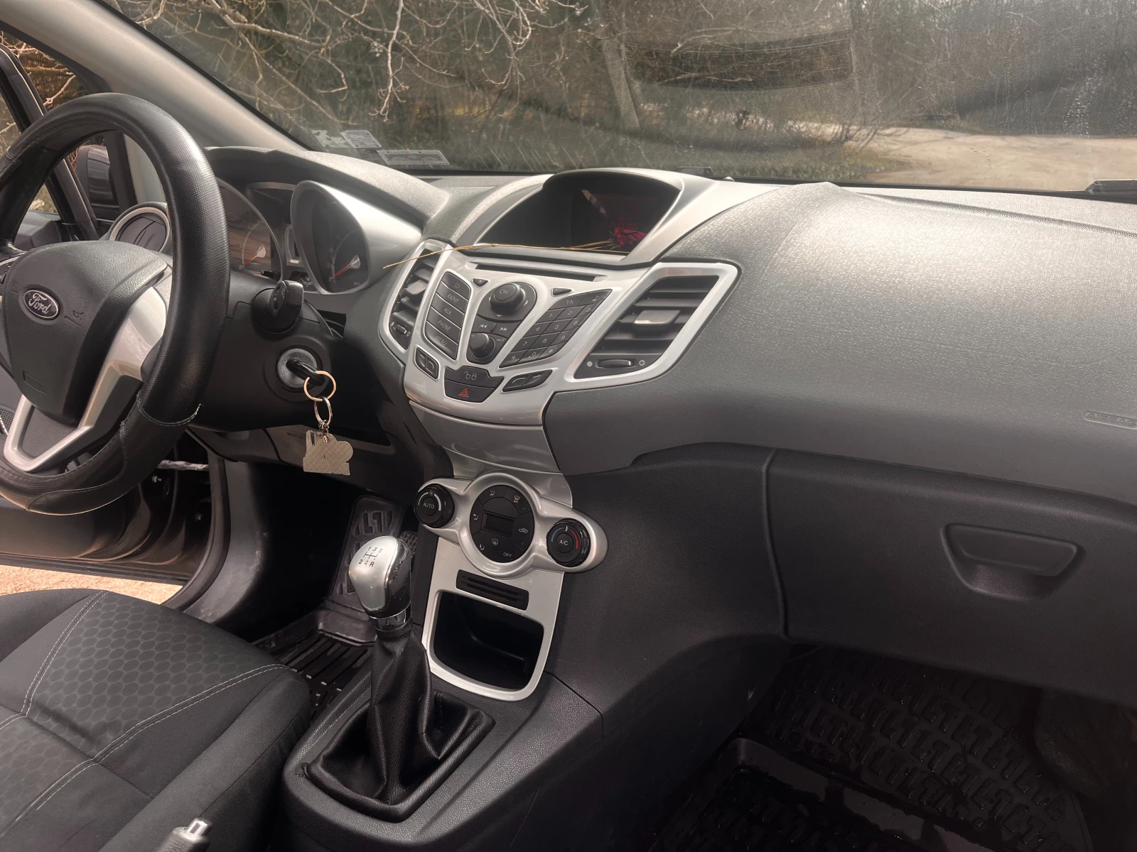 Ford Fiesta  - изображение 8