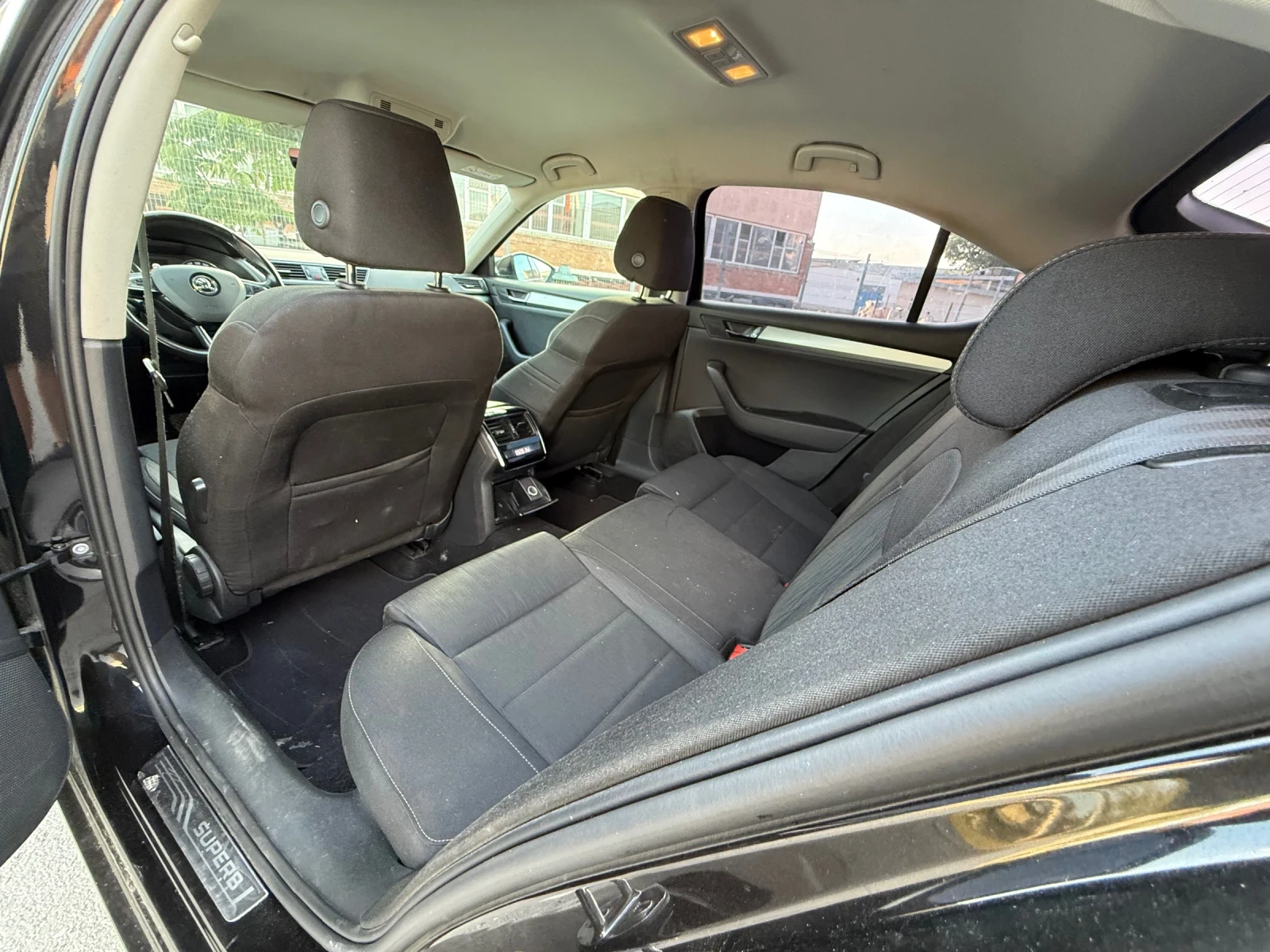 Skoda Superb 2.0TDI* DSG* LED - изображение 9