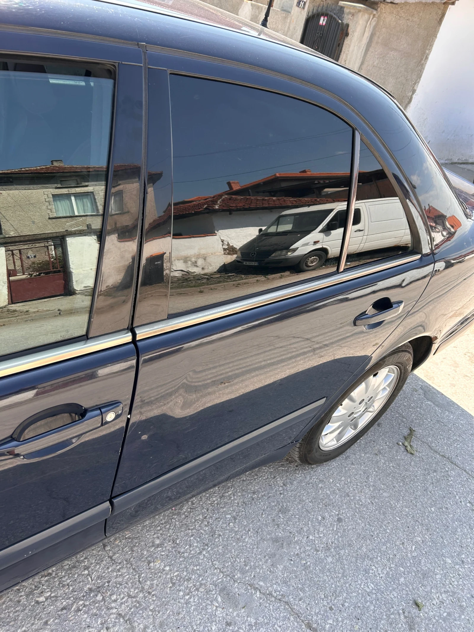 Mercedes-Benz E 200 2.2 - изображение 2