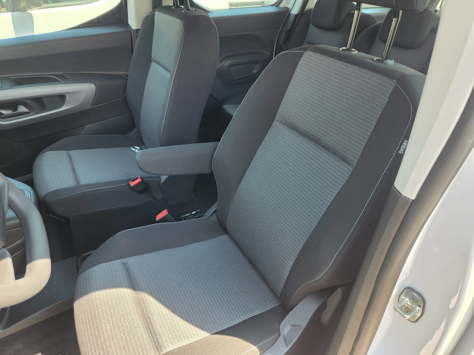 Toyota Proace City Verso НОВО 0km 7места L2 - изображение 9