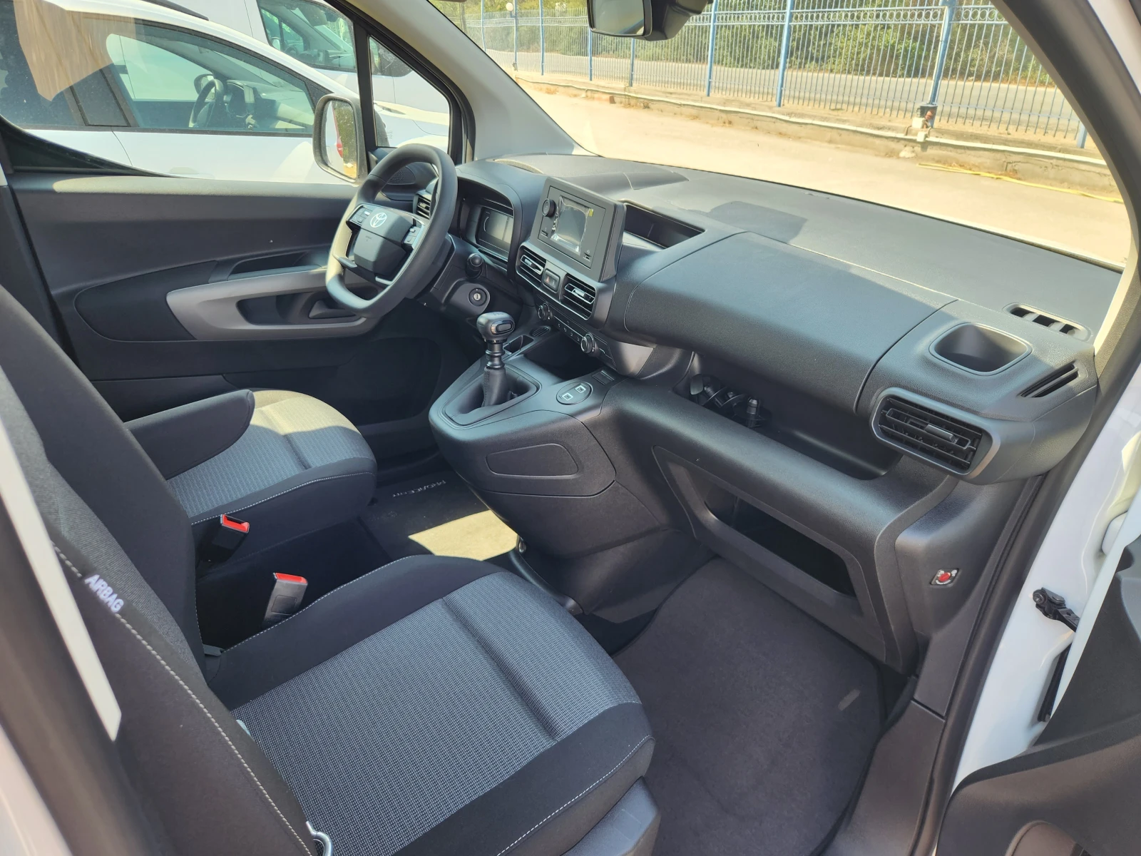 Toyota Proace City Verso НОВО 0km 7места L2 - изображение 6