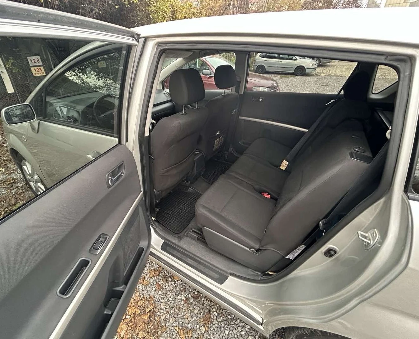 Toyota Corolla verso  - изображение 7