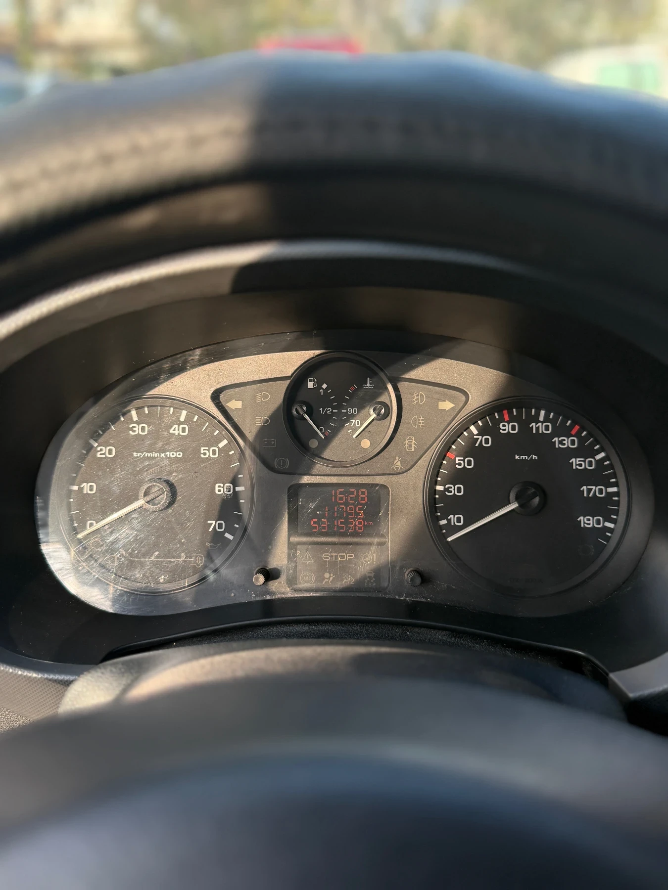 Peugeot Partner 1.6 HDI, снимка 10 - Автомобили и джипове - 53756634