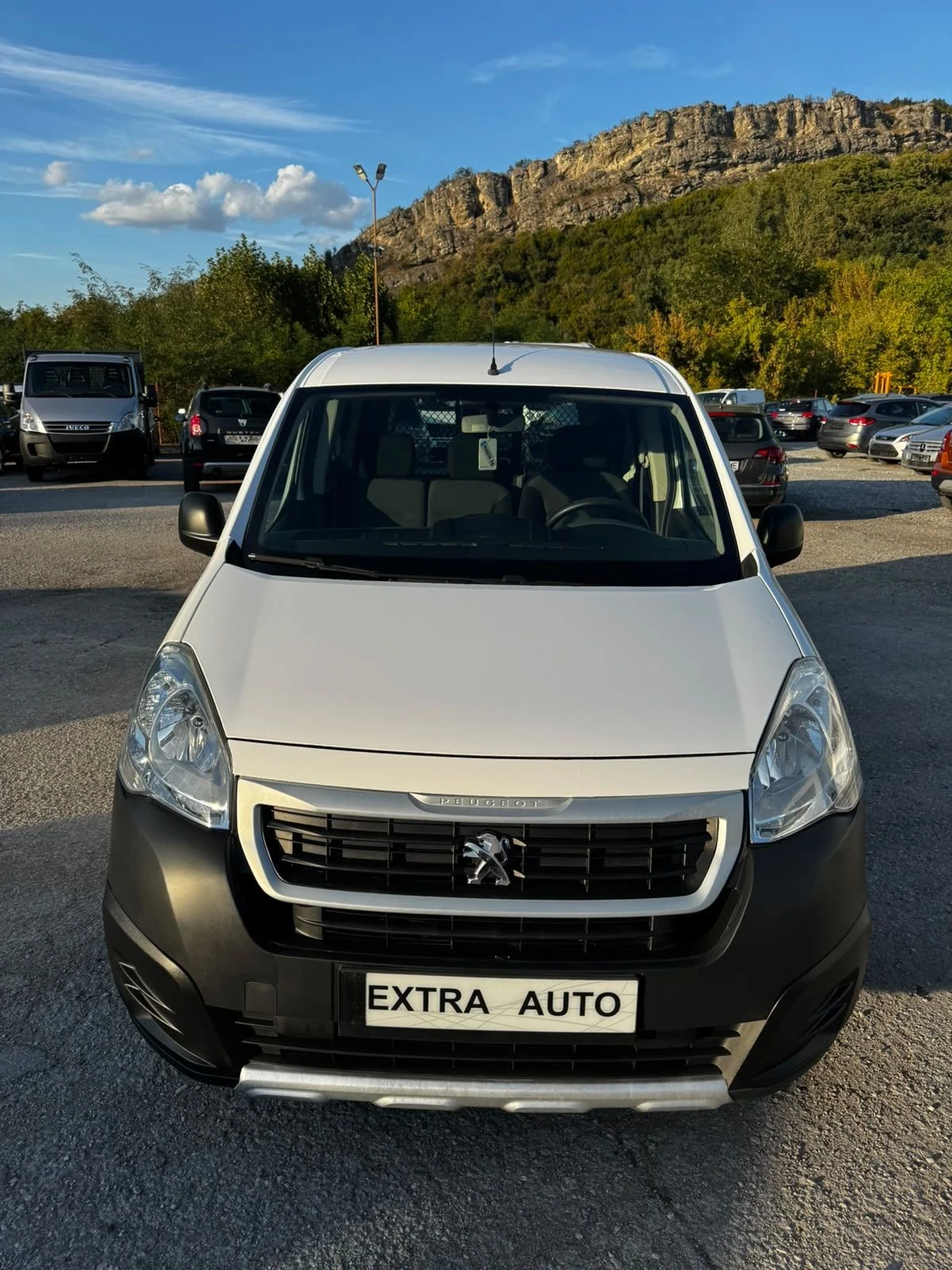 Peugeot Partner 1.6 HDi, АВТОМАТ, КЛИМАТИК, EURO 6, ДВЕ СТРАНИЧНИ , снимка 7 - Автомобили и джипове - 54047643