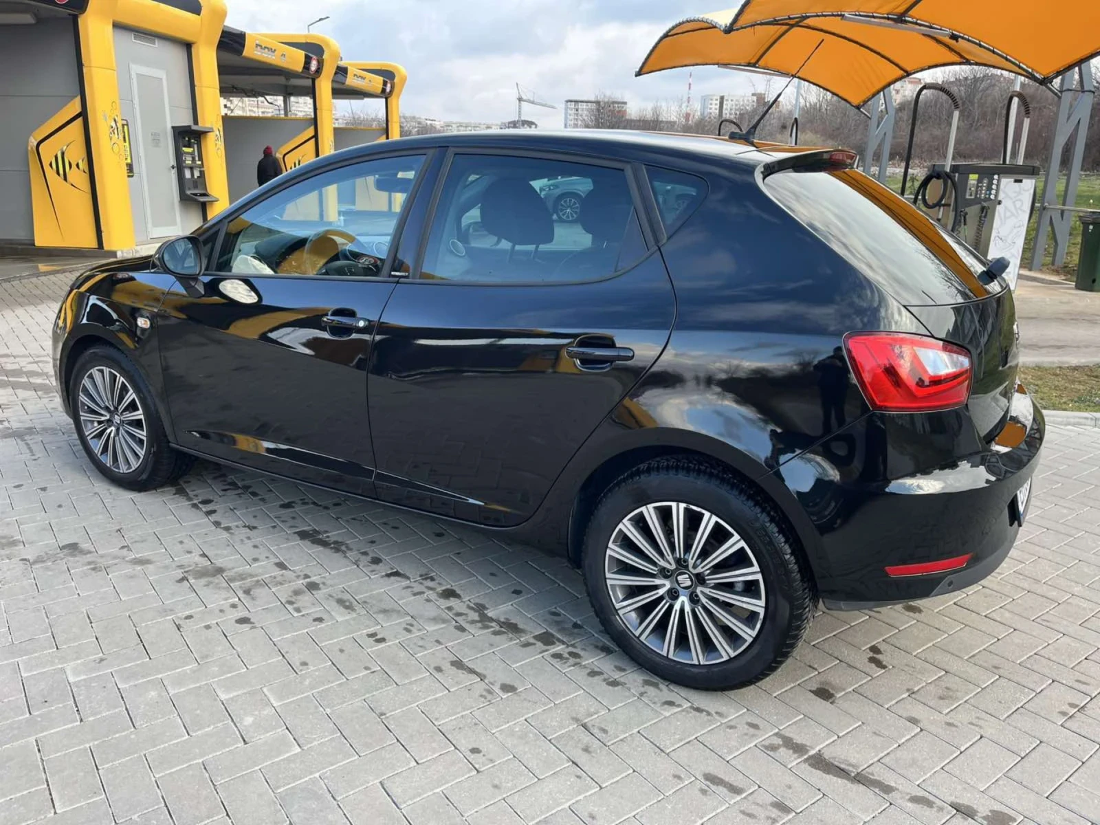 Seat Ibiza 1.2 TSi Connect, снимка 10 - Автомобили и джипове - 54245158