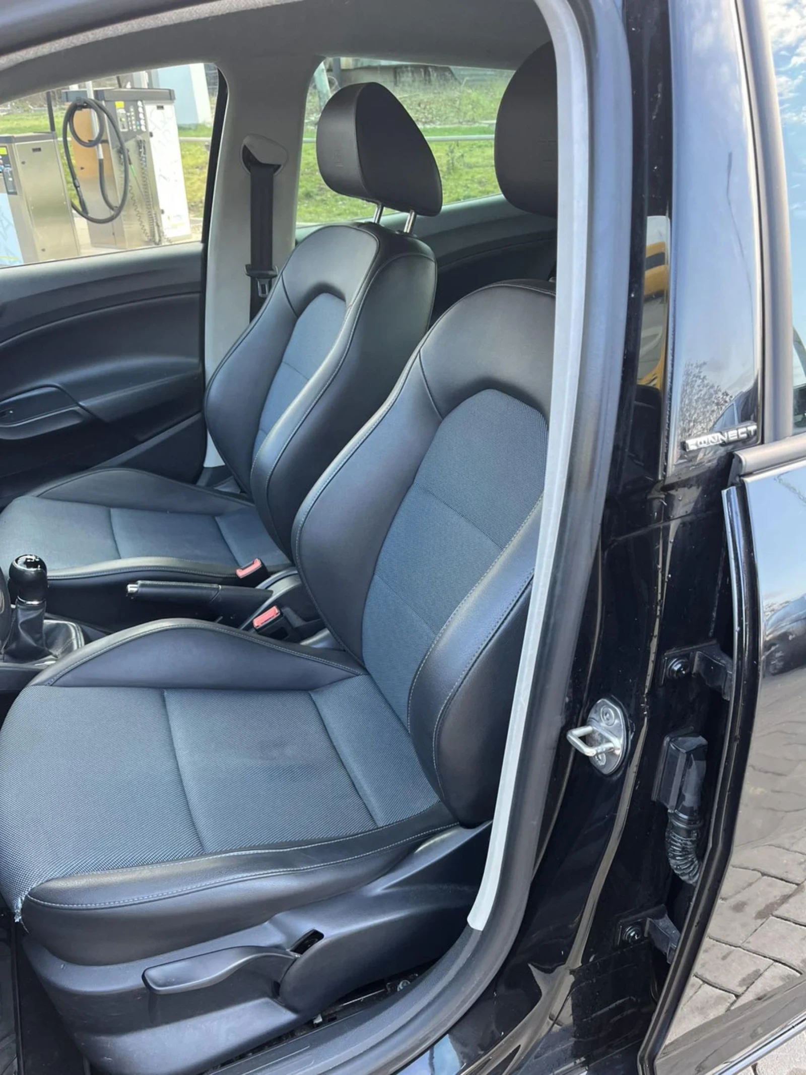 Seat Ibiza 1.2 TSi Connect, снимка 13 - Автомобили и джипове - 54245158