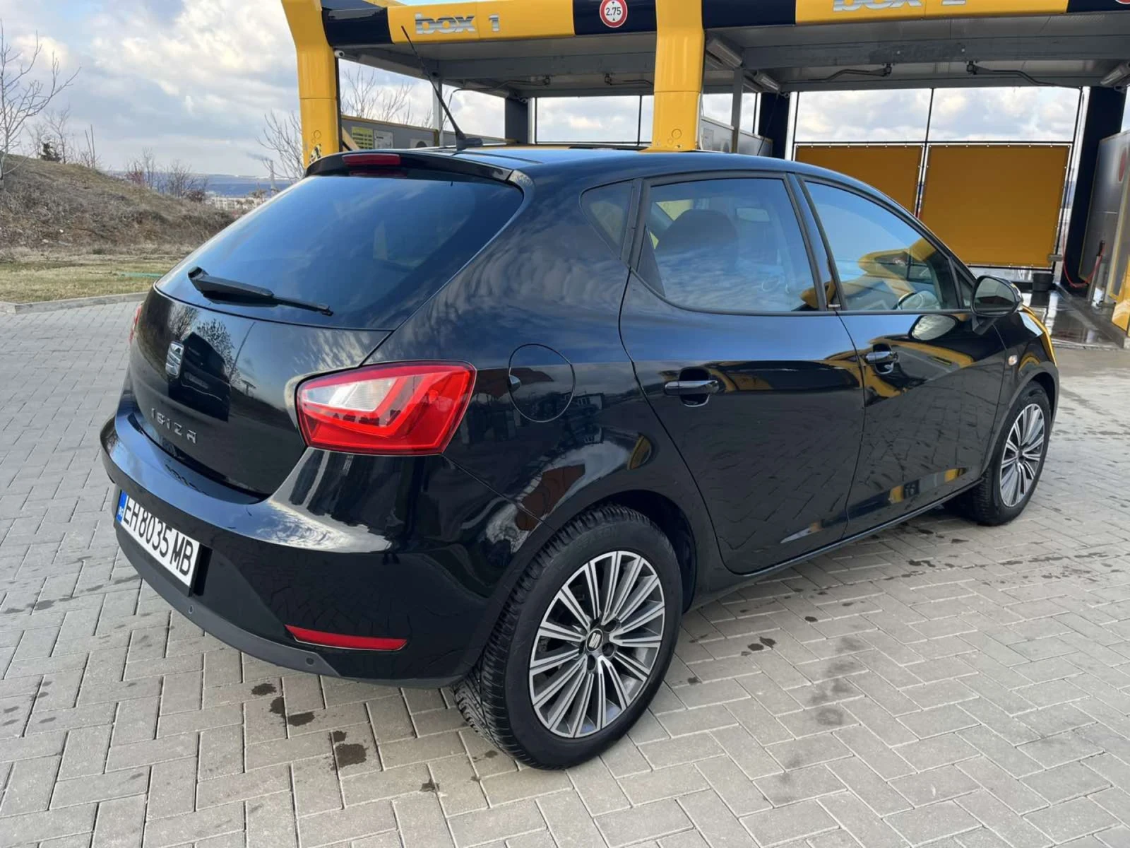 Seat Ibiza 1.2 TSi Connect, снимка 7 - Автомобили и джипове - 54245158