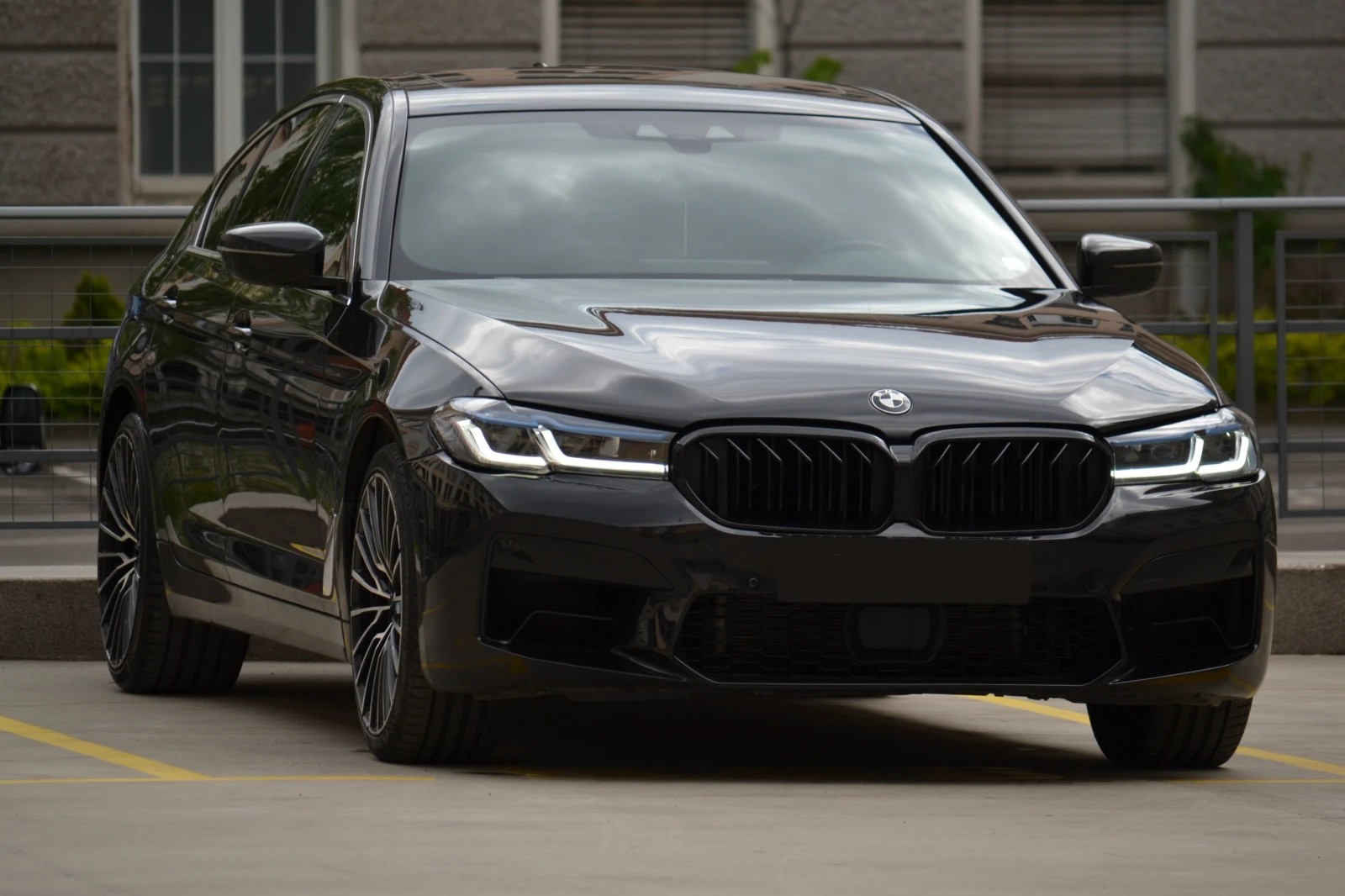 BMW 530 BMW 530i XDrive, снимка 6 - Автомобили и джипове - 54392357